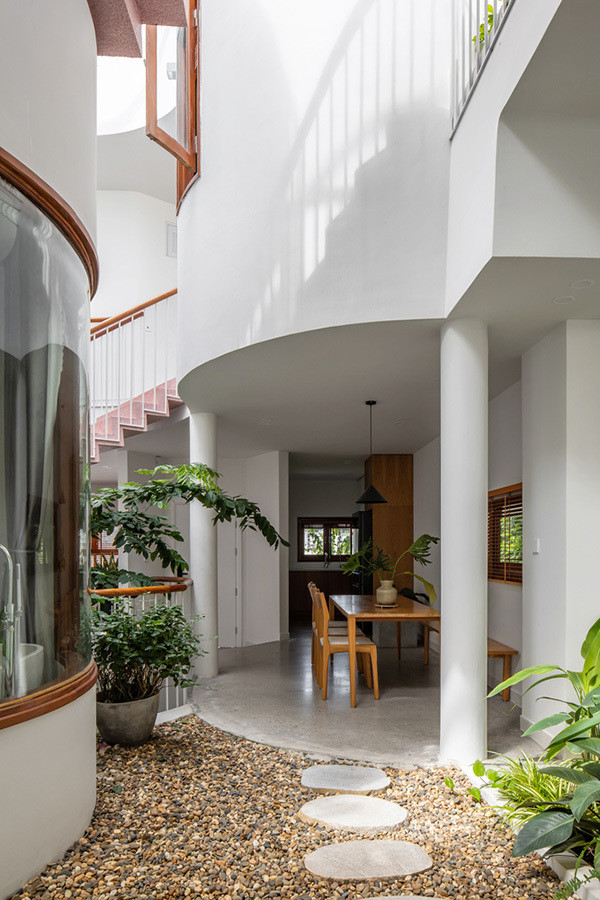 Biệt thự trắng muốt của nữ thiết kế thời trang với kiến trúc tương phản - Hình 7 Biet thu trang muot cua nu thiet ke thoi trang voi kien truc tuong phan-Hinh-7