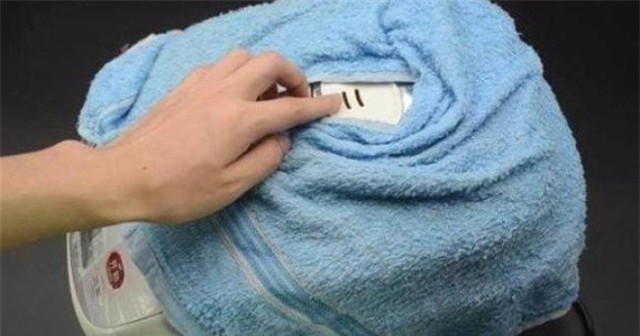 Con dâu chụp khăn vào nồi cơm điện, mẹ chồng biết lý do "gật gù" khen ngợi Con dau chup khan vao noi com dien, me chong biet ly do