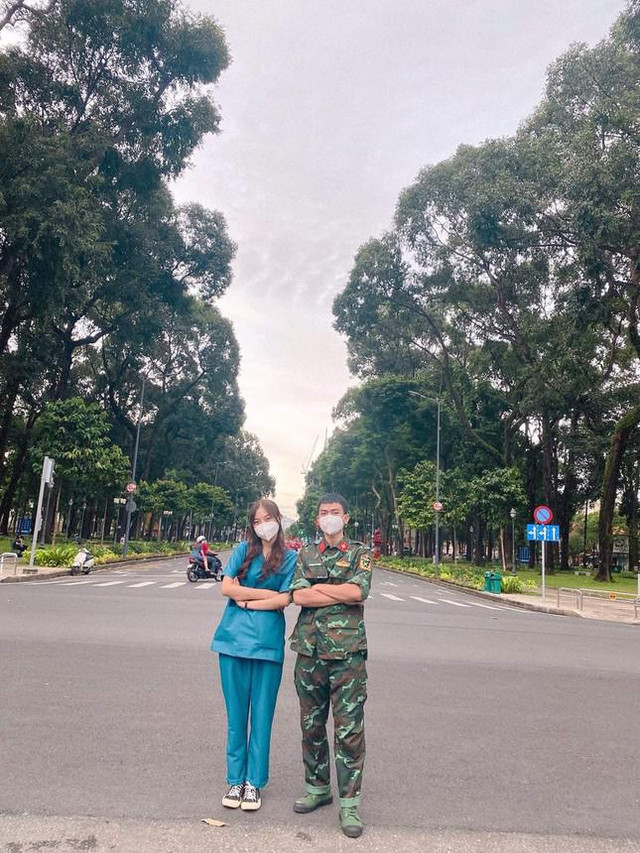 Chàng Hà Nội, nàng Sài Gòn: Cùng nhau chống dịch, rồi lại yêu xa - Hình 2 Chang Ha Noi, nang Sai Gon: Cung nhau chong dich, roi lai yeu xa-Hinh-2