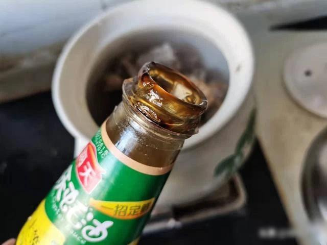 5 thói quen sử dụng dầu hào cực hại cơ thể nhiều người đang mắc - Hình 2 5 thoi quen su dung dau hao cuc hai co the nhieu nguoi dang mac-Hinh-2