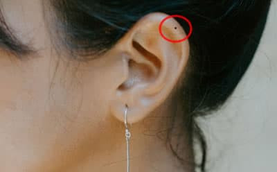 Những người phụ nữ có nốt ruồi ở những vị trí này cả đời phú quý - Hình 3 Nhung nguoi phu nu co not ruoi o nhung vi tri nay ca doi phu quy-Hinh-3
