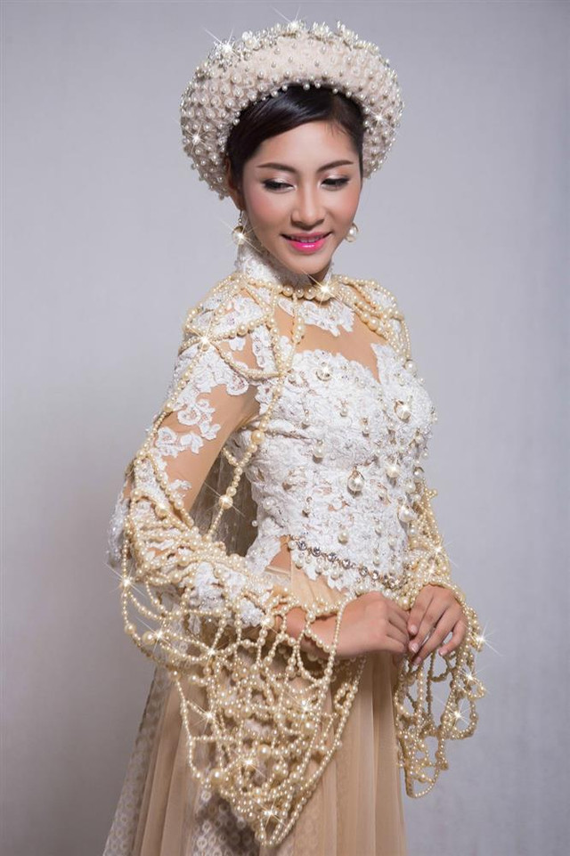 Hoa hậu ly hôn Đặng Thu Thảo từng mặc bộ đồ 5 tỷ đồng - Hình 7 Hoa hau ly hon Dang Thu Thao tung mac bo do 5 ty dong-Hinh-7