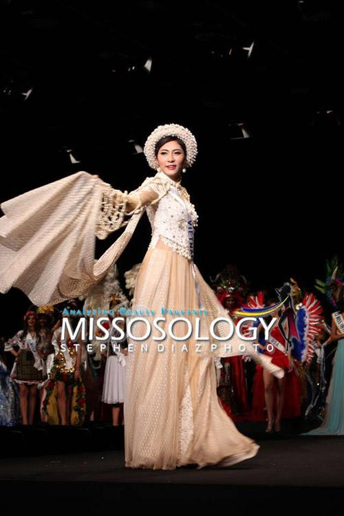Hoa hậu ly hôn Đặng Thu Thảo từng mặc bộ đồ 5 tỷ đồng - Hình 4 Hoa hau ly hon Dang Thu Thao tung mac bo do 5 ty dong-Hinh-4