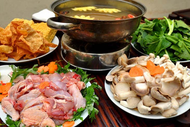 6 thực phẩm tuyệt đối đừng ăn cùng lẩu gà kẻo hại thân - Hình 2 6 thuc pham tuyet doi dung an cung lau ga keo hai than-Hinh-2