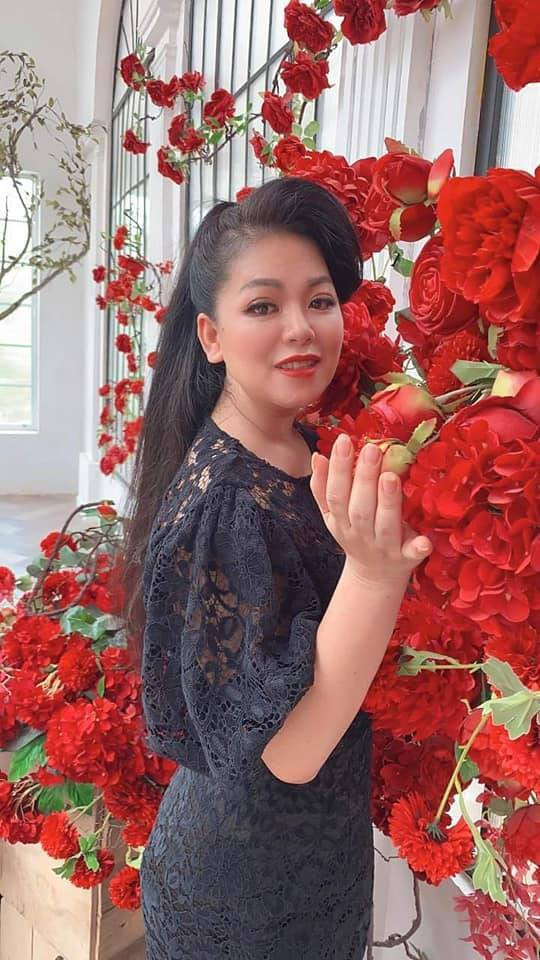 Nhan sắc trẻ trung của ca sĩ Anh Thơ tuổi 45 - Hình 7 Nhan sac tre trung cua ca si Anh Tho tuoi 45-Hinh-7