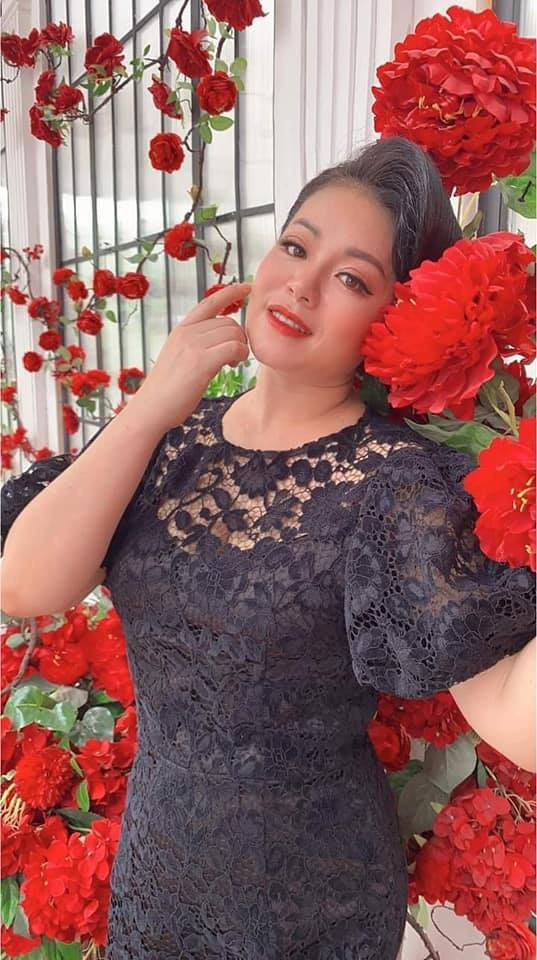Nhan sắc trẻ trung của ca sĩ Anh Thơ tuổi 45 - Hình 6 Nhan sac tre trung cua ca si Anh Tho tuoi 45-Hinh-6