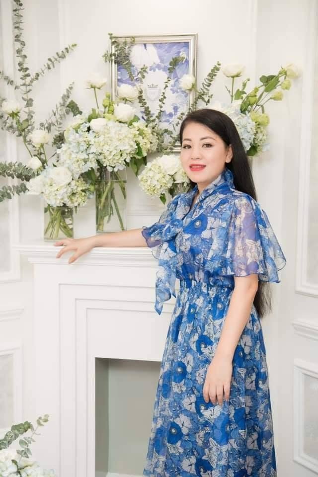 Nhan sắc trẻ trung của ca sĩ Anh Thơ tuổi 45 - Hình 3 Nhan sac tre trung cua ca si Anh Tho tuoi 45-Hinh-3