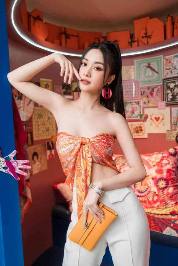 Dàn mỹ nhân "Tháng Năm Rực Rỡ": Người sở hữu 6 sổ đỏ, kẻ mua xe - Hình 5 Dan my nhan