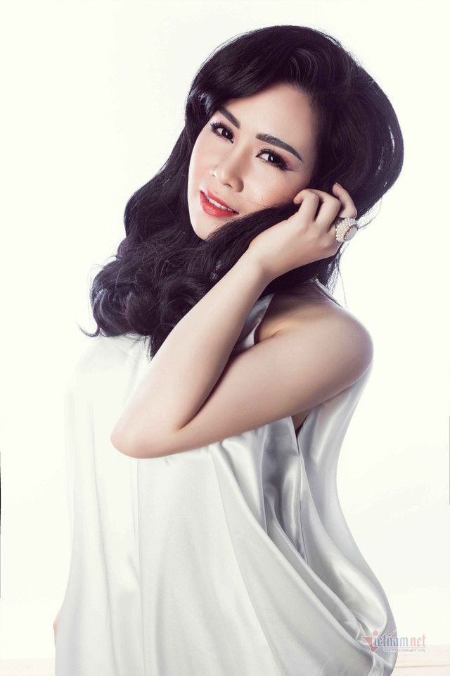 "Diễn viên lùn nhất showbiz Việt" mong sớm đoàn tụ với chồng Tây - Hình 3