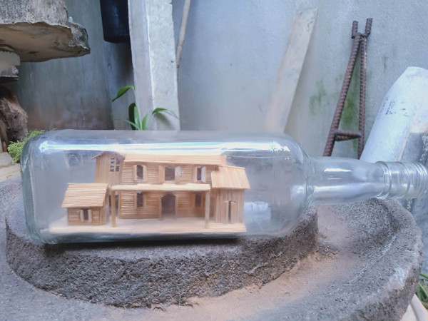 Trang trí cho chai thủy tinh vứt đi, 9x bán hàng triệu đồng/sản phẩm - Hình 5 Trang tri cho chai thuy tinh vut di, 9x ban hang trieu dong/san pham-Hinh-5