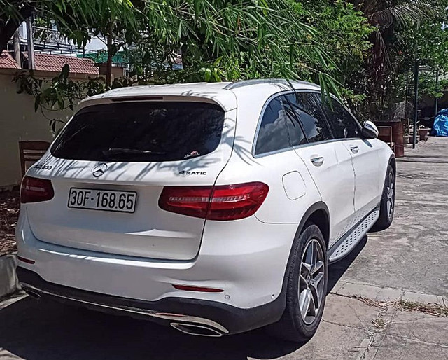 Khởi tố lái xe Mercedes tông chết người ở Phan Thiết tội giết người - Hình 4 Khoi to lai xe Mercedes tong chet nguoi o Phan Thiet toi giet nguoi-Hinh-4