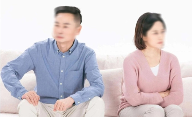 Chồng tặng cuốn sổ tiết kiệm 5 tỷ nhưng tôi vẫn quyết ly hôn Chong tang cuon so tiet kiem 5 ty nhung toi van quyet ly hon