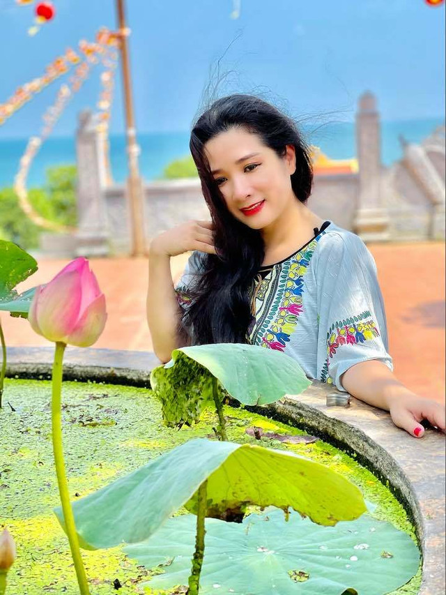 Thanh Thanh Hiền tuổi 52: Làm mẹ đơn thân, sống an yên bên con gái Thanh Thanh Hien tuoi 52: Lam me don than, song an yen ben con gai