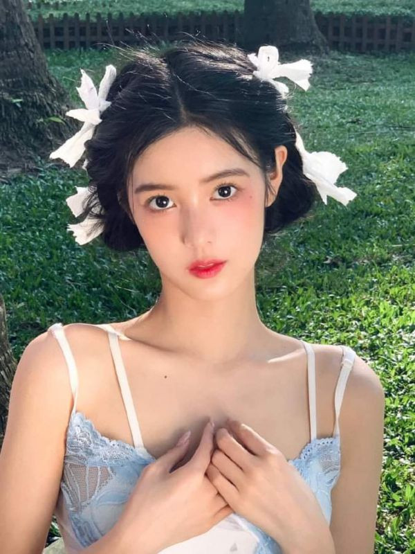 Nhan sắc Hotgirl khiến Ngô Diệc Phàm bao hết rạp phim để hẹn hò - Hình 4 Nhan sac Hotgirl khien Ngo Diec Pham bao het rap phim de hen ho-Hinh-4