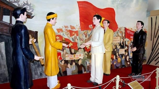 Bộ ấn kiếm quý giá từng khiến vua Bảo Đại và con trai kiện nhau - Hình 3 Bo an kiem quy gia tung khien vua Bao Dai va con trai kien nhau-Hinh-3