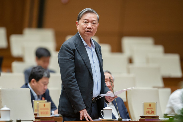 Bộ trưởng Công an nêu lý do đề nghị tăng tuổi hưu nữ đại tá Bo truong Cong an neu ly do de nghi tang tuoi huu nu dai ta