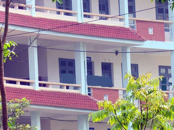 Tin nhắn cuối cùng của nam sinh chuyên Toán tử vong trong tư thế thắt cổ ở KTX Tin nhan cuoi cung cua nam sinh chuyen Toan tu vong trong tu the that co o KTX