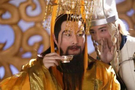 Về quê cúng bái tổ tiên mới phát hiện hình mình in trên tiền vàng mã - Hình 3 Ve que cung bai to tien moi phat hien hinh minh in tren tien vang ma-Hinh-3