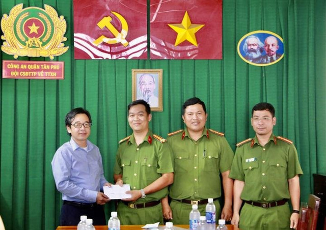 12 giờ truy bắt kẻ sát hại chủ tiệm tạp hóa ở TP.HCM - Hình 2 12 gio truy bat ke sat hai chu tiem tap hoa o TP.HCM-Hinh-2