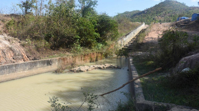 Kon Tum: 3 học sinh lớp 5 đuối nước dưới chân đập đang sửa Kon Tum: 3 hoc sinh lop 5 duoi nuoc duoi chan dap dang sua