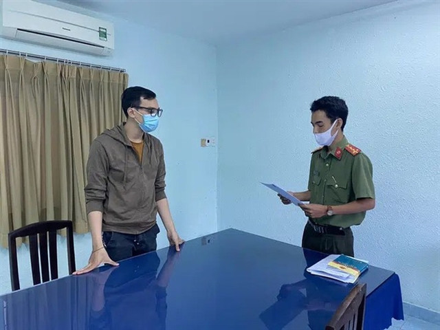 Tiếp viên Vietnam Airlines làm lây COVID-19 gây thiệt hại 4,4 tỷ đồng Tiep vien Vietnam Airlines lam lay COVID-19 gay thiet hai 4,4 ty dong