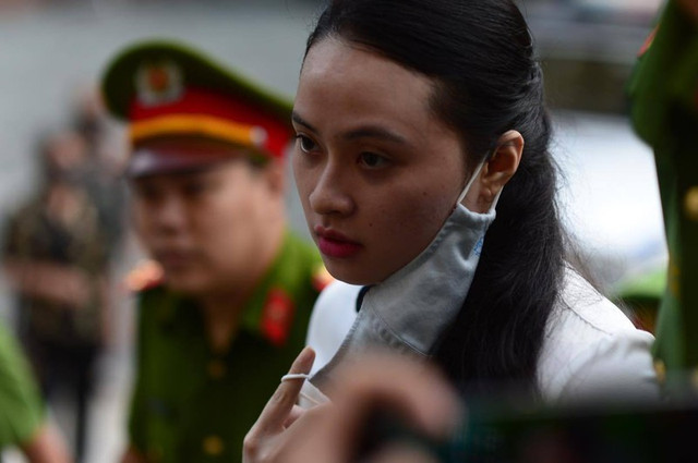 Nữ bị cáo vụ Văn Kính Dương rút đơn, chấp nhận án chung thân - Hình 2 Nu bi cao vu Van Kinh Duong rut don, chap nhan an chung than-Hinh-2
