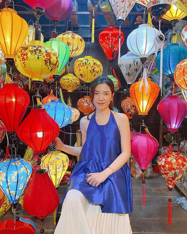 Chụp hình với đèn lồng dịp Trung thu, nên mặc gì để có “triệu like”? - Hình 5 Chup hinh voi den long dip Trung thu, nen mac gi de co “trieu like”?-Hinh-5