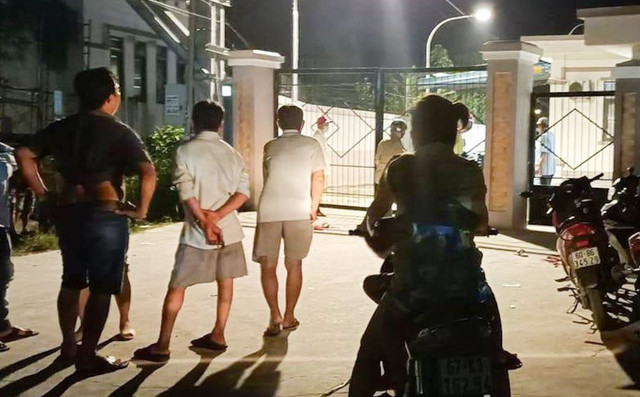 Cô gái 17 tuổi rút dao đâm tử vong nam thanh niên Co gai 17 tuoi rut dao dam tu vong nam thanh nien