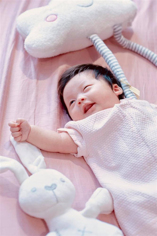 Pha Lê phản ứng khi bị nói kiếp đẻ thuê - Hình 2 Pha Le phan ung khi bi noi kiep de thue-Hinh-2