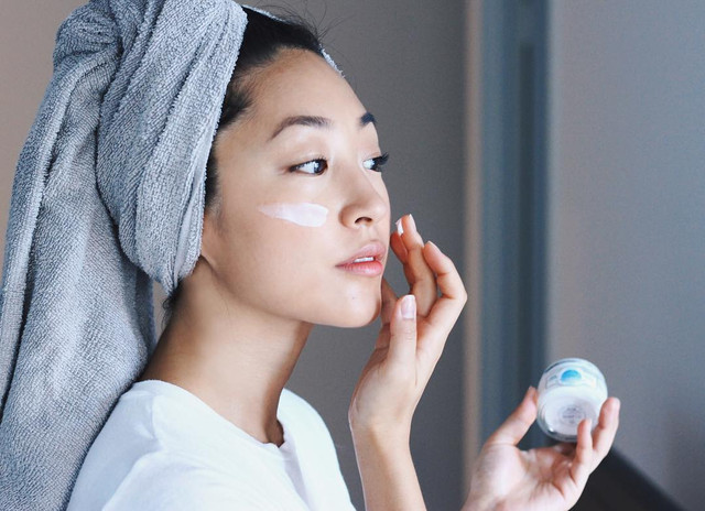 Nguyên tắc vàng chăm sóc da mềm ẩm trong mùa hanh khô Nguyen tac vang cham soc da mem am trong mua hanh kho