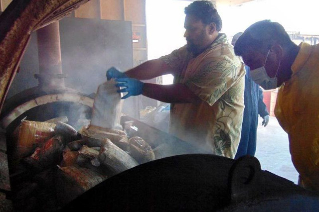 Tàu ma chở hơn nửa tấn ma túy trôi dạt ở Thái Bình Dương - Hình 2 Tau ma cho hon nua tan ma tuy troi dat o Thai Binh Duong-Hinh-2