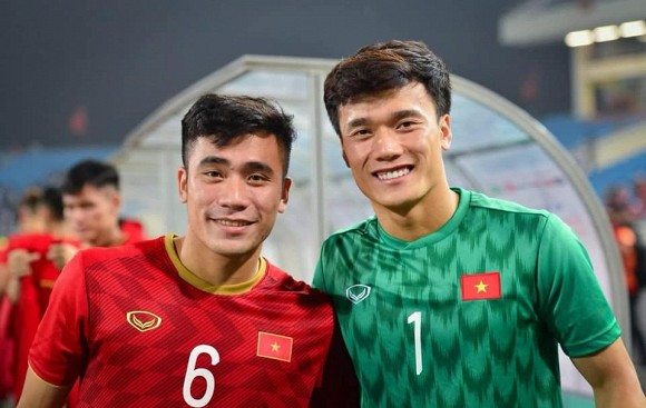 Bùi Tiến Dũng hé lộ hình ảnh cậu em trai ruột vào bếp Bui Tien Dung he lo hinh anh cau em trai ruot vao bep