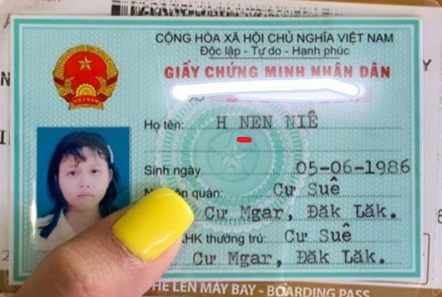 Chứng minh thư gây lú lẫn: H'Hen Niê vừa tròn 34 tuổi? - Hình 2 Chung minh thu gay lu lan: H'Hen Nie vua tron 34 tuoi?-Hinh-2
