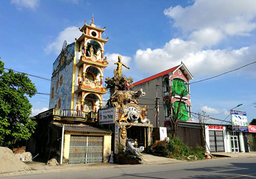 Ngôi nhà phong thủy kỳ quái ở Hưng Yên hiện tại ra sao - Hình 3 Ngoi nha phong thuy ky quai o Hung Yen hien tai ra sao-Hinh-3