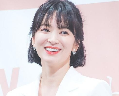 Cựu thần tượng Kpop tiết lộ quá trình làm răng của sao Hàn - Hình 2 Cuu than tuong Kpop tiet lo qua trinh lam rang cua sao Han-Hinh-2