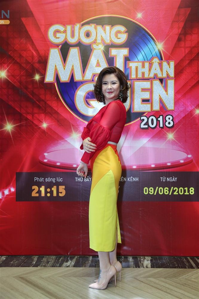 Loạt sao Việt bị chê thiếu chuyên môn trên ghế nóng - Hình 7 Loat sao Viet bi che thieu chuyen mon tren ghe nong-Hinh-7