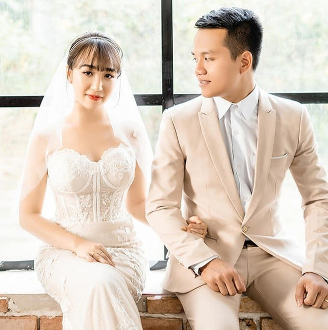 Đôi tình nhân nên duyên từ chốt kiểm dịch Doi tinh nhan nen duyen tu chot kiem dich