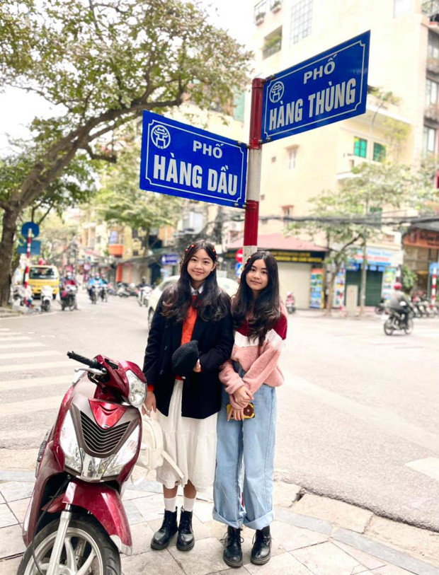 2 con gái MC Quyền Linh gây chú ý với chiều cao vượt trội 2 con gai MC Quyen Linh gay chu y voi chieu cao vuot troi