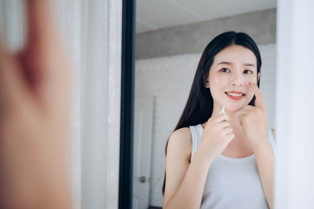 5 lưu ý giúp phái đẹp chăm sóc da khi trời trở lạnh - Hình 2 5 luu y giup phai dep cham soc da khi troi tro lanh-Hinh-2