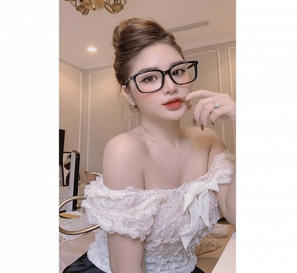 Hotgirl Bùi Kim Anh và phong cách thời trang đẳng cấp - Hình 3 Hotgirl Bui Kim Anh va phong cach thoi trang dang cap-Hinh-3