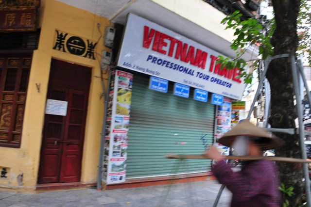 Hàng loạt cửa hàng khu kinh doanh đắt đỏ bậc nhất Thủ đô đóng cửa - Hình 10 Hang loat cua hang khu kinh doanh dat do bac nhat Thu do dong cua-Hinh-10