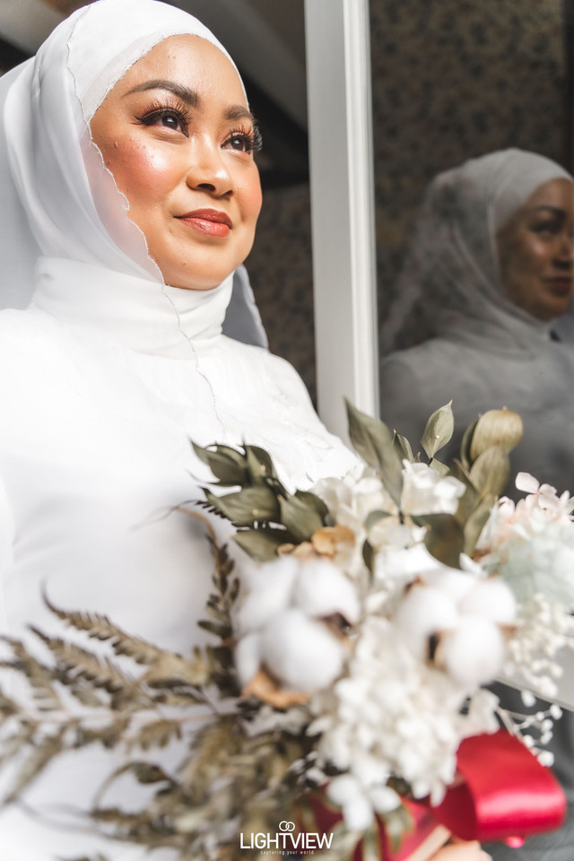 Sau khi bị hủy hôn cô dâu chụp ảnh cưới một mình - Hình 2 Sau khi bi huy hon co dau chup anh cuoi mot minh-Hinh-2