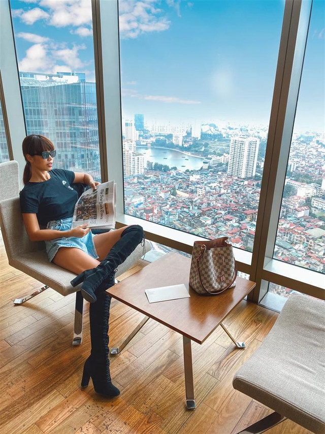 Cách hành xử của siêu mẫu Hà Anh mỗi khi bị đụng chạm - Hình 6 Cach hanh xu cua sieu mau Ha Anh moi khi bi dung cham-Hinh-6