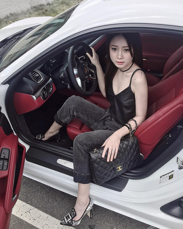 Cuộc sống sang chảnh của các rich kid và cô dâu '200 cây vàng' nổi tiếng 2019 - Hình 8 Cuoc song sang chanh cua cac rich kid va co dau '200 cay vang' noi tieng 2019-Hinh-8