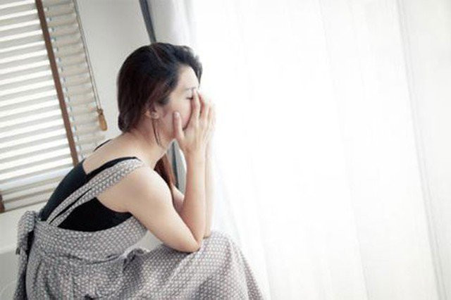Vừa ly hôn chồng cũ đã mời cưới, lộ chuyện quá khứ đáng sợ Vua ly hon chong cu da moi cuoi, lo chuyen qua khu dang so