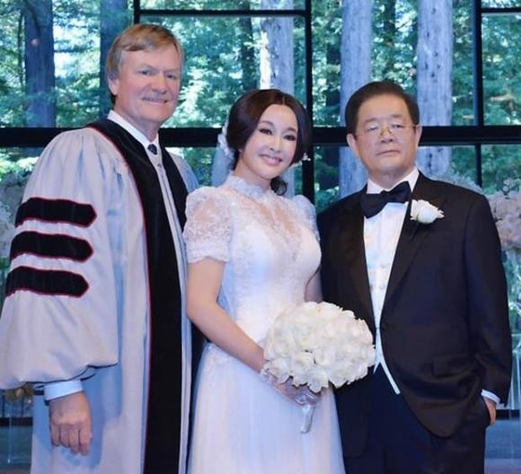 Ở tuổi 70 vẫn trẻ đẹp, Lưu Hiểu Khánh có phép thuật gì? - Hình 4 O tuoi 70 van tre dep, Luu Hieu Khanh co phep thuat gi?-Hinh-4