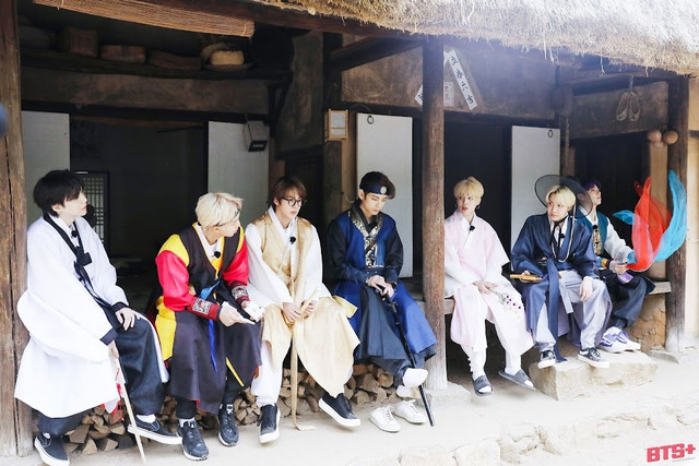 Đằng sau hình ảnh cuộc sống thật của BlackPink, BTS - Hình 3 Dang sau hinh anh cuoc song that cua BlackPink, BTS-Hinh-3