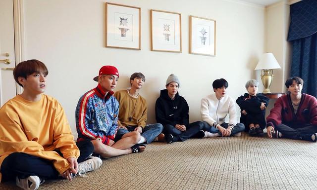 Đằng sau hình ảnh cuộc sống thật của BlackPink, BTS - Hình 9 Dang sau hinh anh cuoc song that cua BlackPink, BTS-Hinh-9