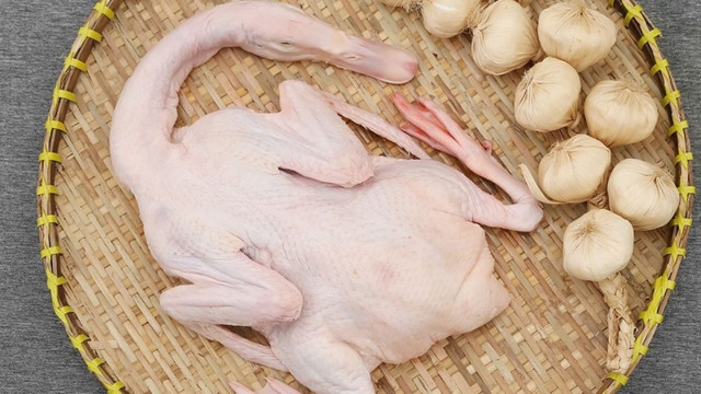 Cách nhổ sạch lông vịt và khử mùi hôi hiệu quả Cach nho sach long vit va khu mui hoi hieu qua
