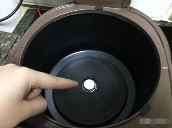 3 vị trí trong nồi cơm điện nên lau, gia chủ tiết kiệm được tiền điện - Hình 3 3 vi tri trong noi com dien nen lau, gia chu tiet kiem duoc tien dien-Hinh-3